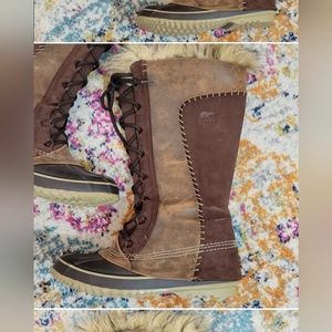 Sorel "Cate The Great" patchwork lace up faux fur waterproof winter boots size 8